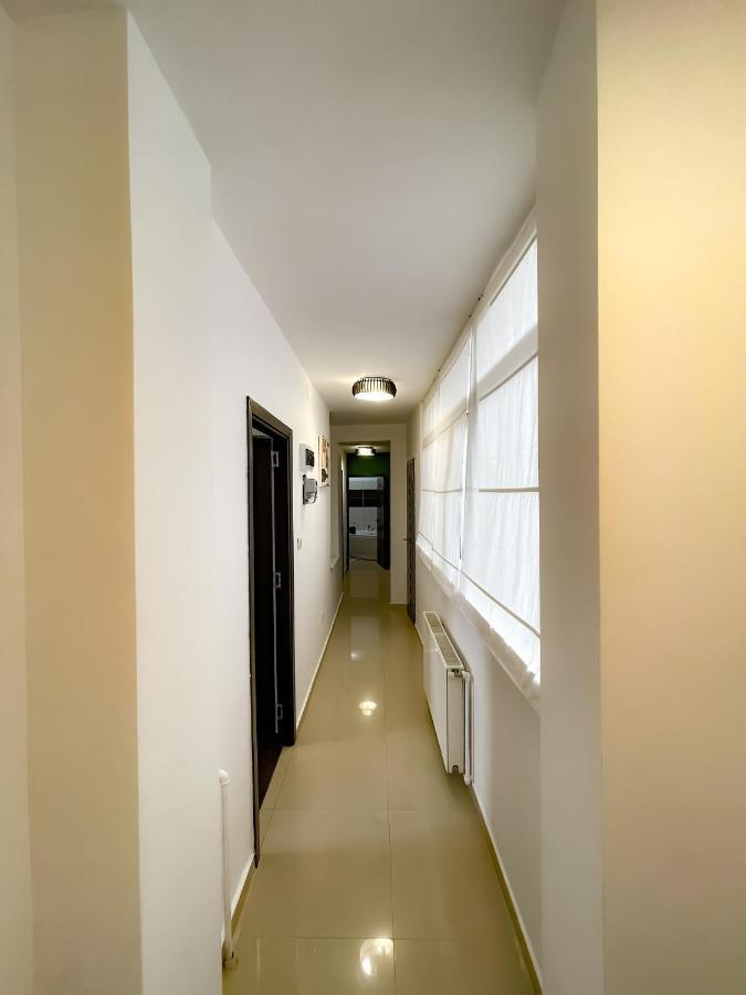 Апартаменти Cool Flat With Hot Tub In The Old Town Бухарест Екстер'єр фото